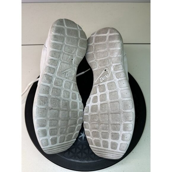 Nike Womens Roshe One white Lace Up Running Shoes Size 9 US 844994-100 - Picture 8 of 9